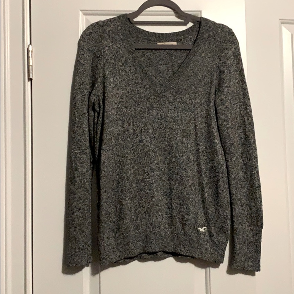 Hollister: V-neck sweater